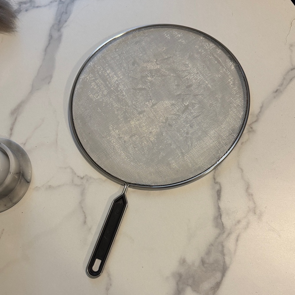 Stainless Steel Fine Mesh Splatter Screen - Black Handle